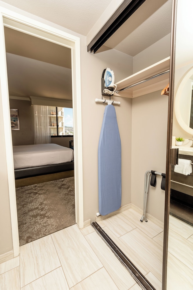 Deluxe Condo, Lanai, Ocean View thumbnail 6