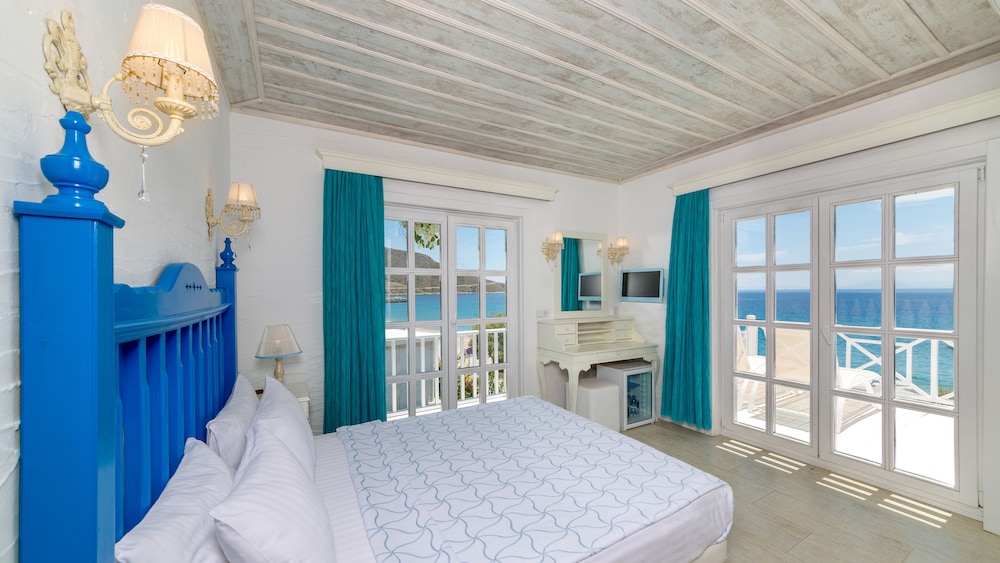Panoramic Room, Patio, Corner photo 1
