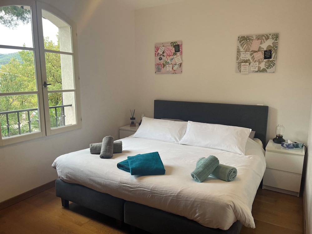 Deluxe Double Room, Air conditioning photo 1