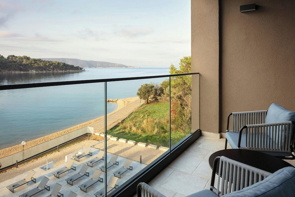 Room, 1 King Bed, Balcony, Sea View