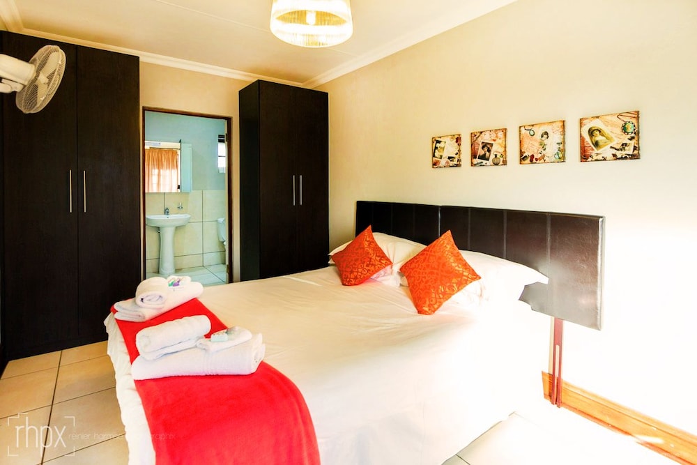 Outside Budget Double Room photo 3
