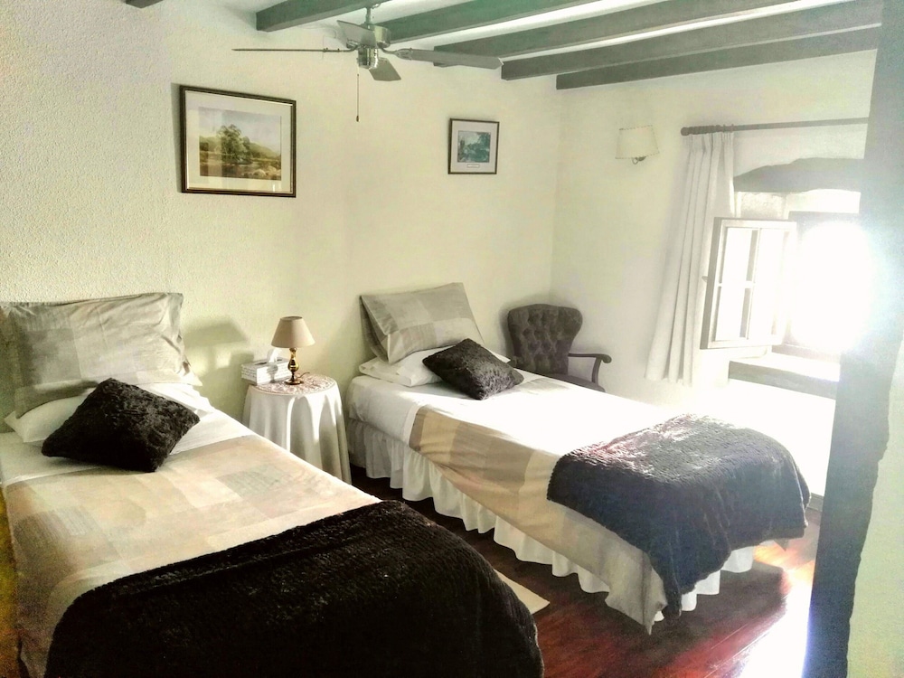 Habitación Doble, Baño Privado (3 Y 5)