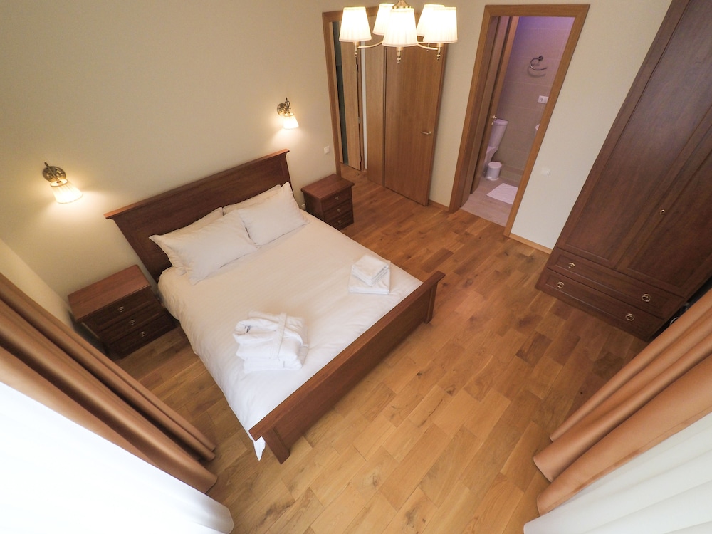 Large Luxury Apartment, 1 Bedroom, Balcony photo 2