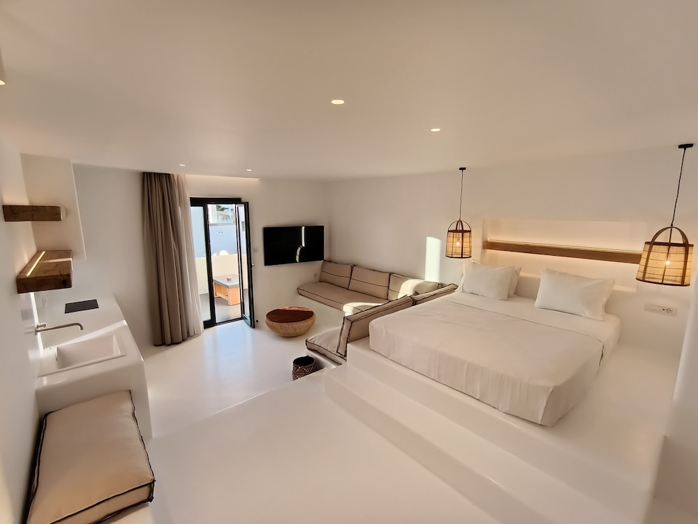 Deluxe Studio - Photo 1