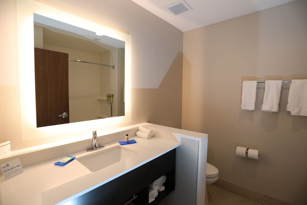 Standard Room, 2 Queen Beds, Accessible (Communications Accessible) - Photo 2