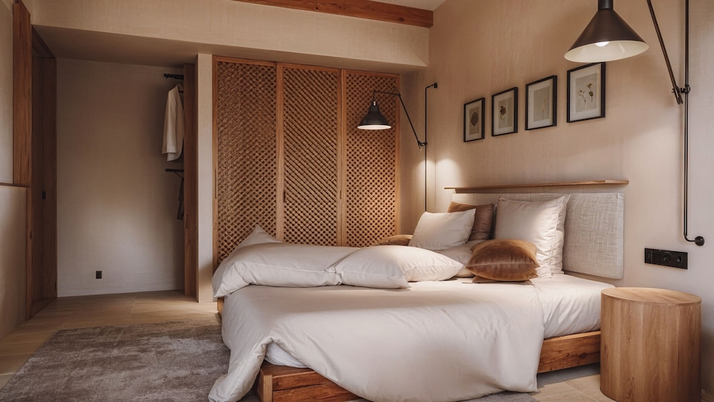 FAMILY SUITE WITH POOL