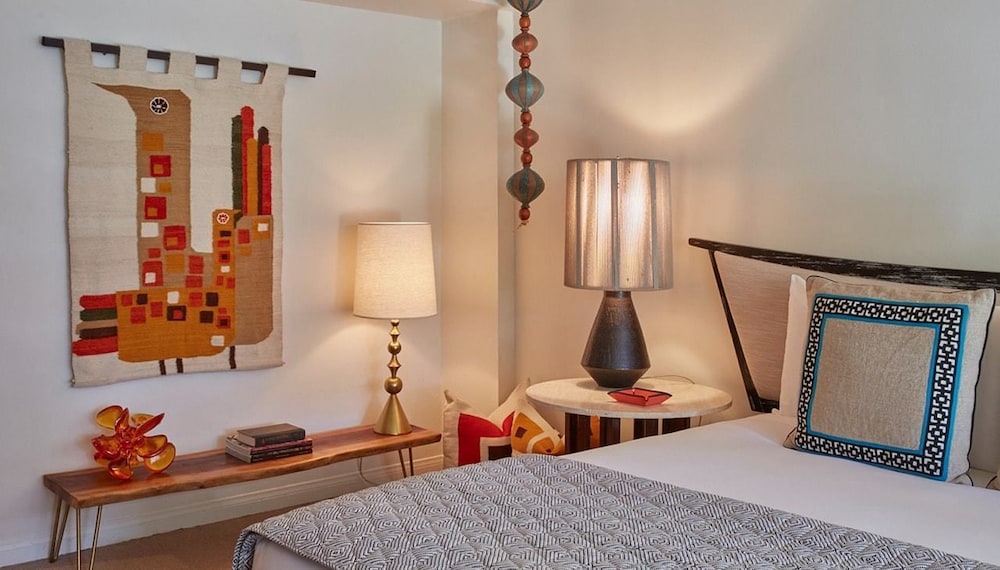 Room, 1 King Bed (Estate) - Photo 2
