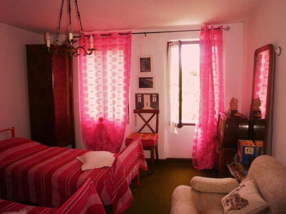 Double Or Twin Room, Shared Bathroom photo 3