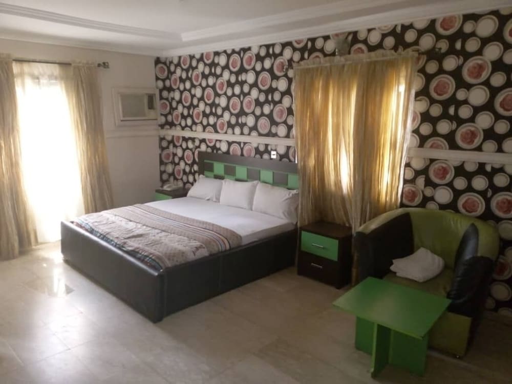 Suite photo 1