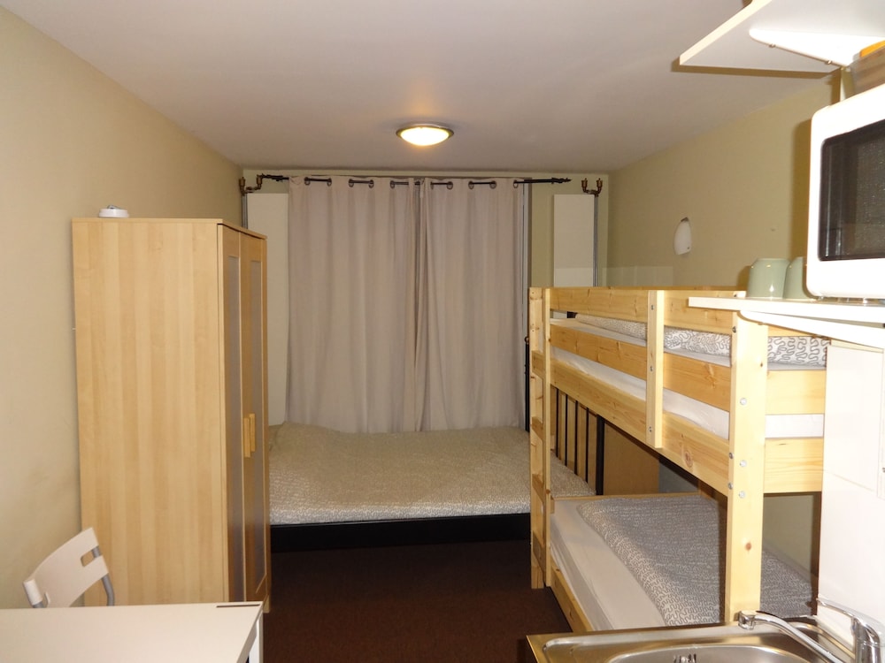 Basic Quadruple Room photo 1