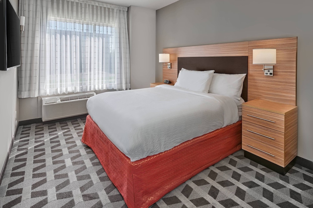 Suite, 2 Bedrooms - Photo 2