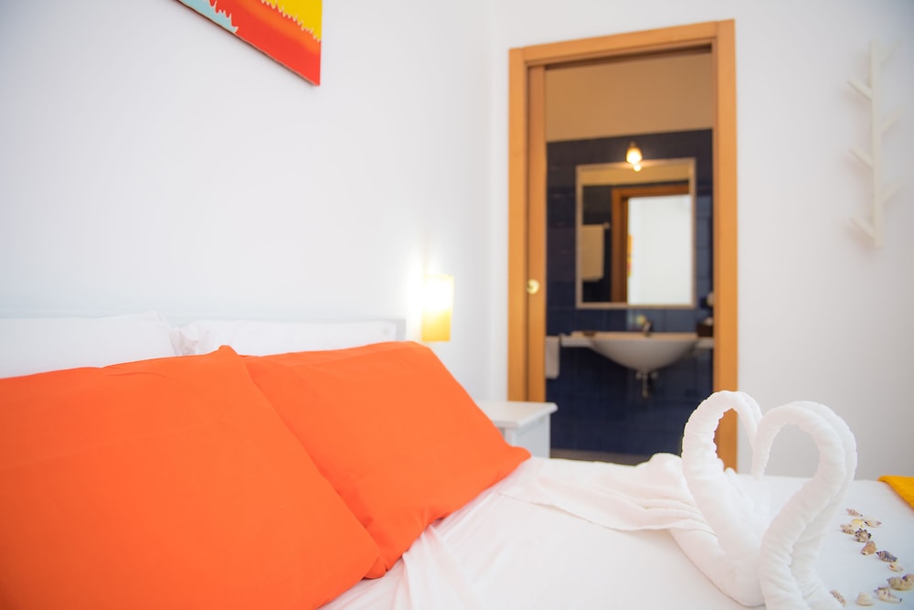 Double Room - Photo 7