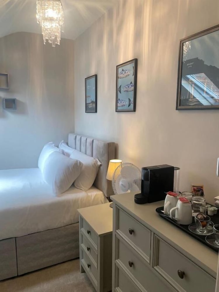 Basic Double Room photo 3