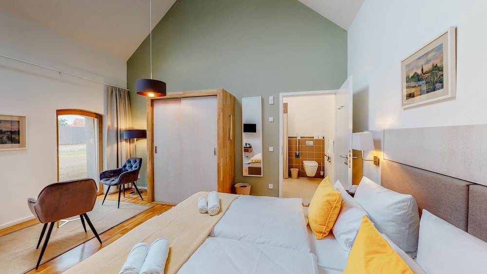 Deluxe Double Room (Hofzimmer ebenerdig)