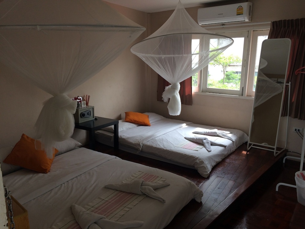 Standard Quadruple Room, 2 Double Beds photo 1