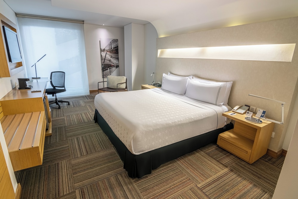 Superior Room, 1 King Bed - Photo 1