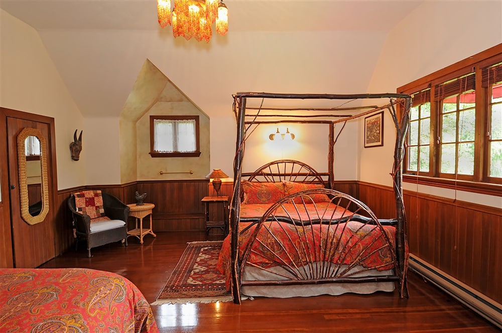 Deluxe Suite, 1 Queen Bed photo 1
