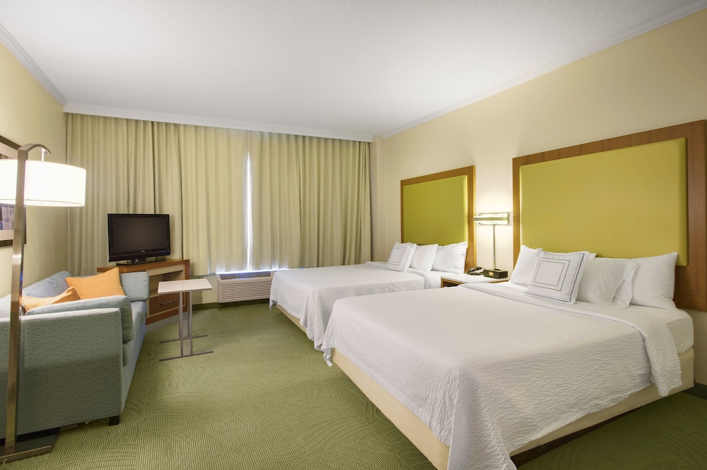 Suite, 2 Queen Beds - Photo 2