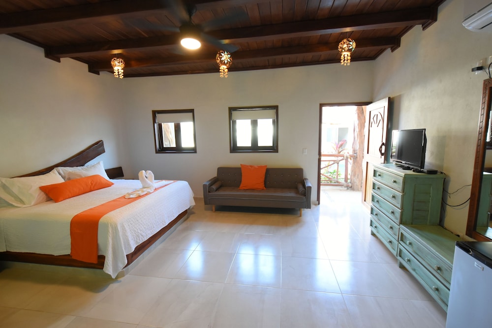 Superior Room, 1 King Bed, Non Smoking