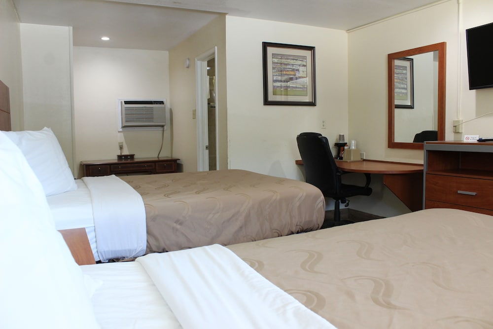 Basic Double Room, 2 Double Beds, Non Smoking photo 2