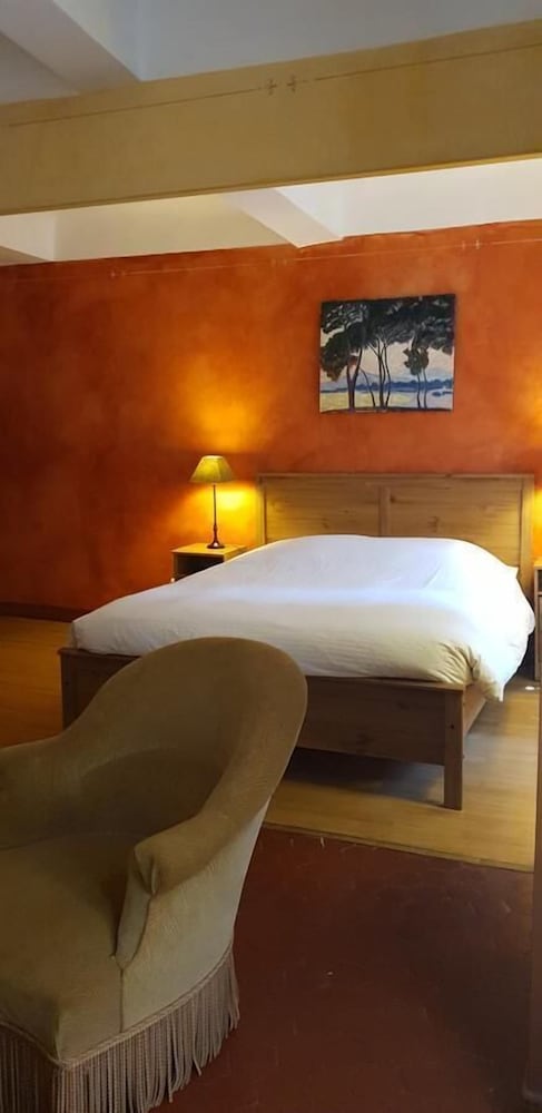 Deluxe Double Room (Terracotta)