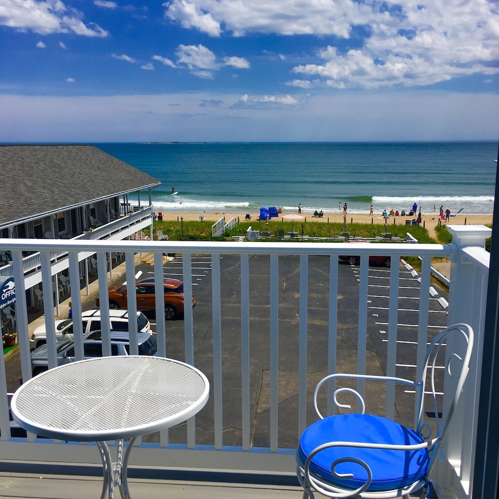 Superior Room, 1 Queen Bed, Shared Bathroom, Ocean View photo 2