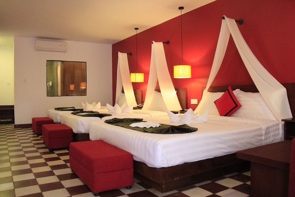 Deluxe Triple Room, Balcony photo 3