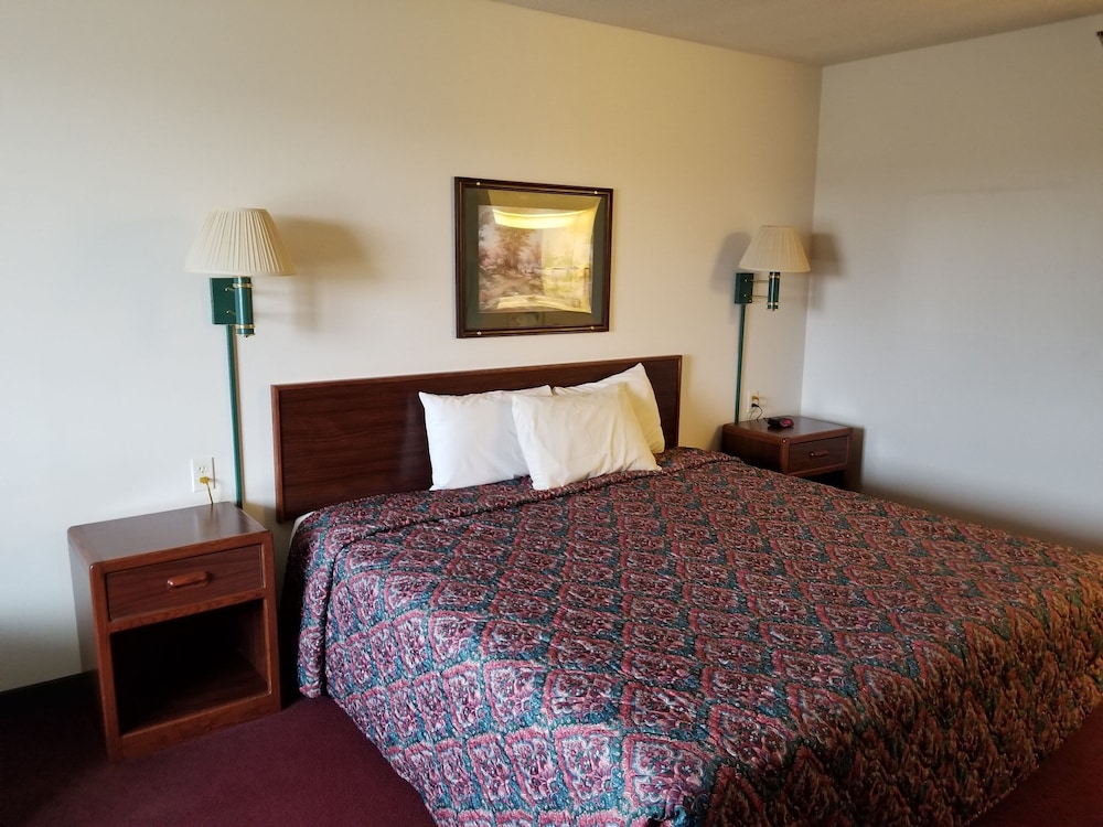 Standard Room, 1 King Bed With Sofa Bed, Non Smoking - Photo 7