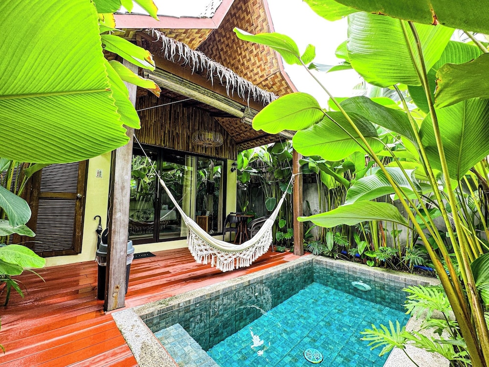 VIP Glass Villa