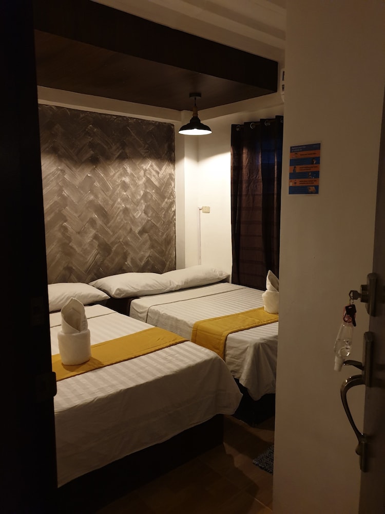 Basic Quadruple Room - Photo 3