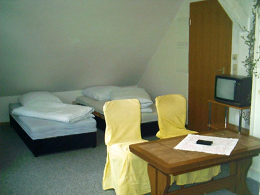 Single Room, Shared Bathroom photo 1