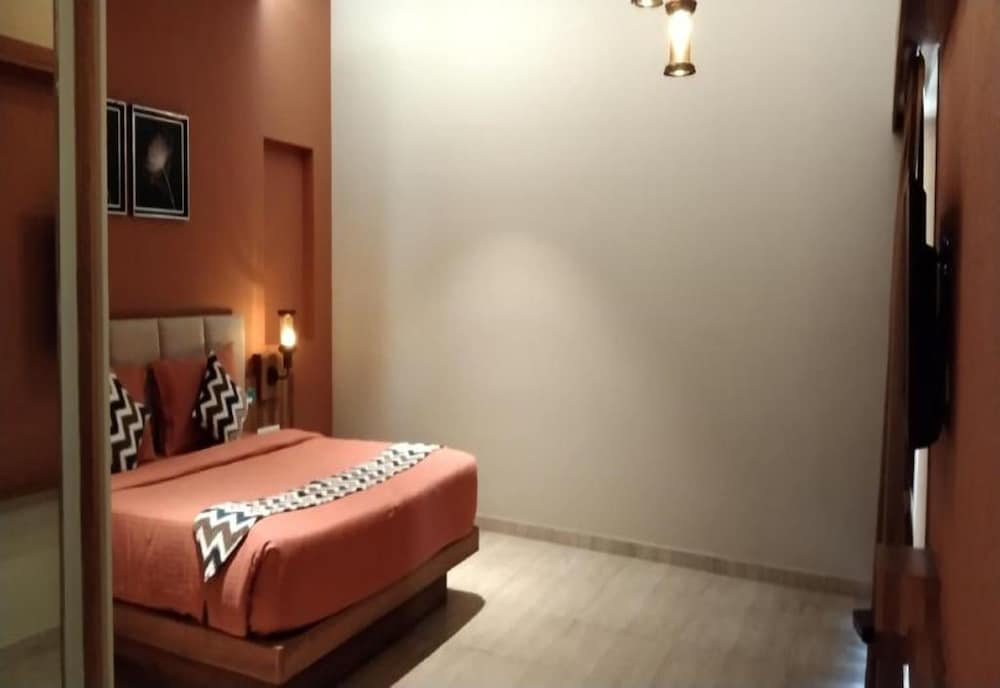 Executive Room - Photo 13