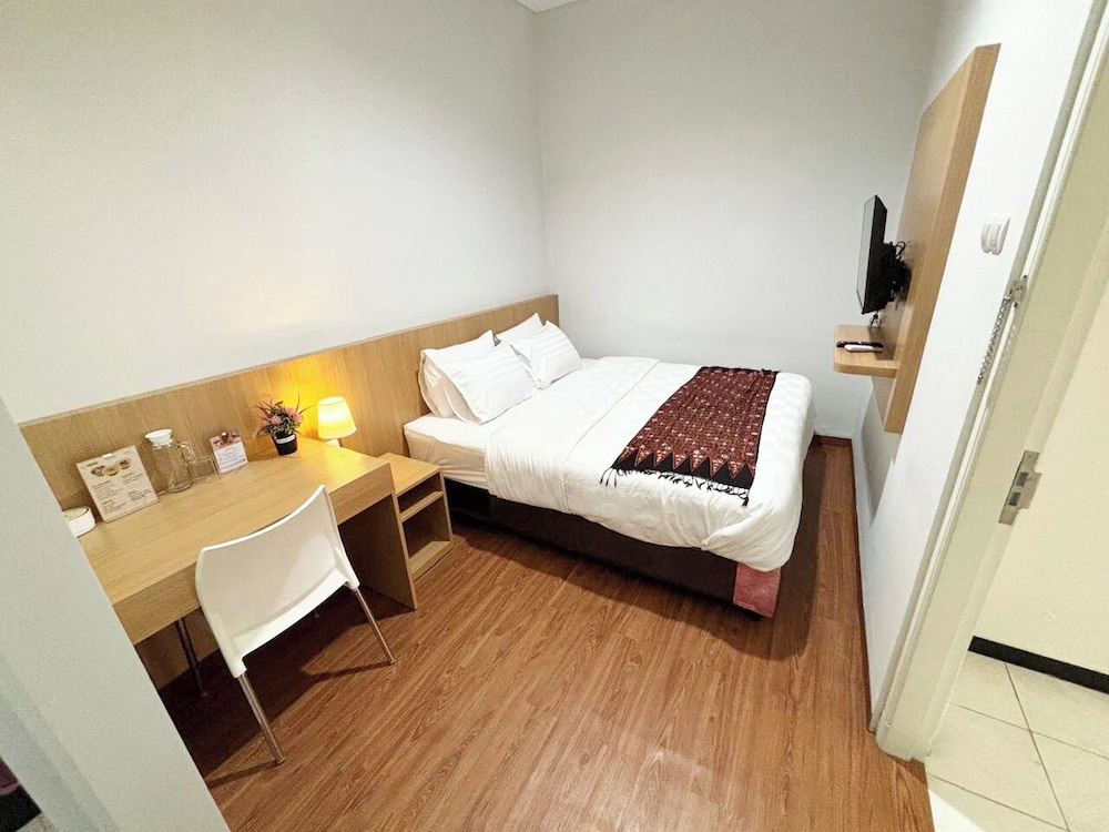 Standard Room, 1 King Bed