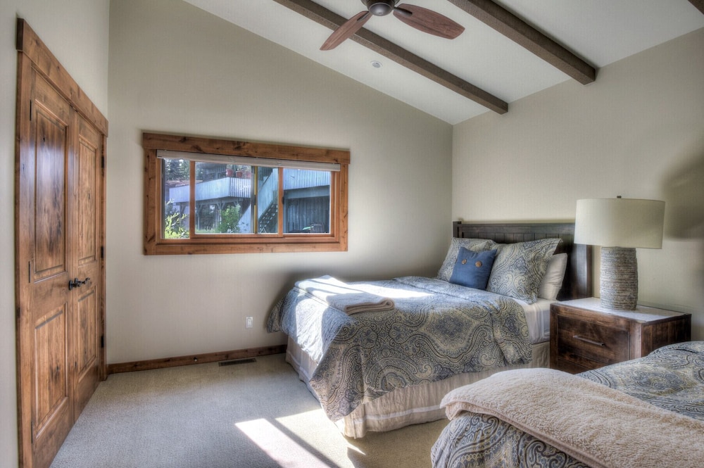 Townhome, Multiple Beds, Patio, Mountain View (Waters Edge Jewel 33) photo 3