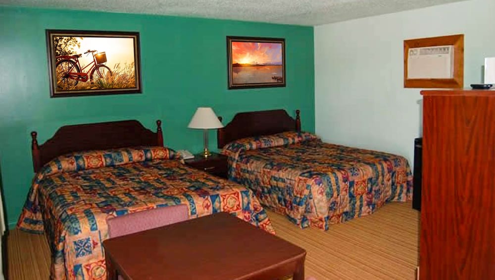 Two queen bed non smoking photo 1