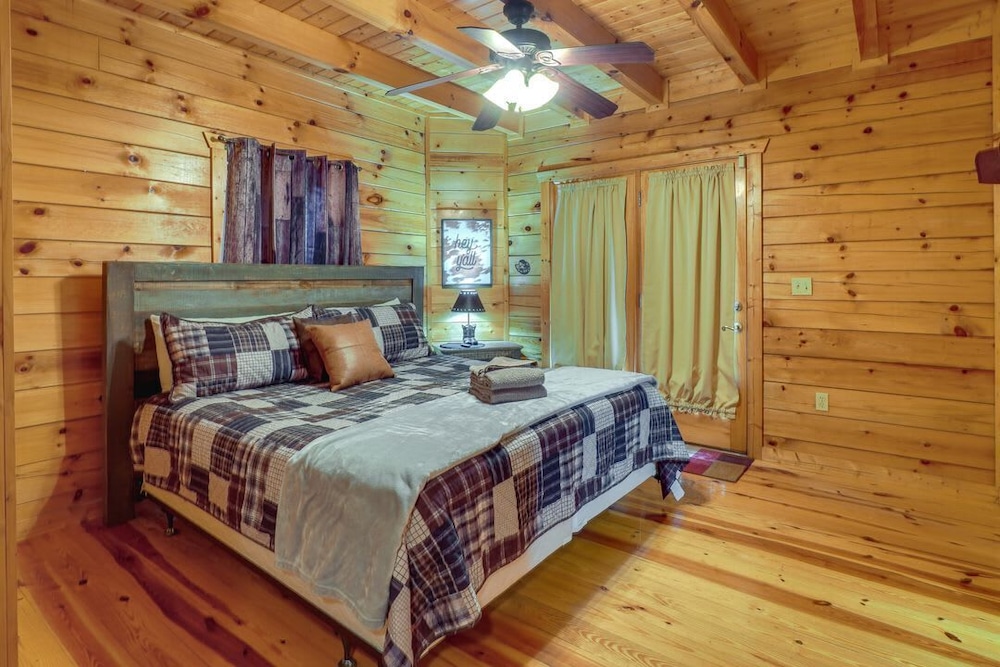 Gatlinburg Getaway - Private Theater Hot Tub, Kuva 8