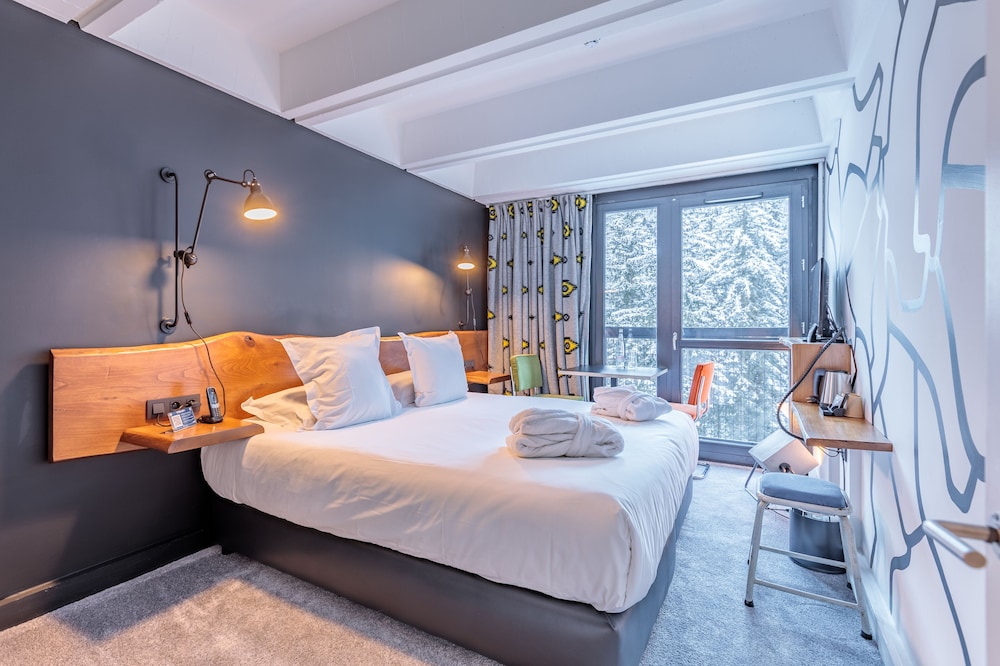 Classic Room, 1 Queen Bed (Mountain) photo 2