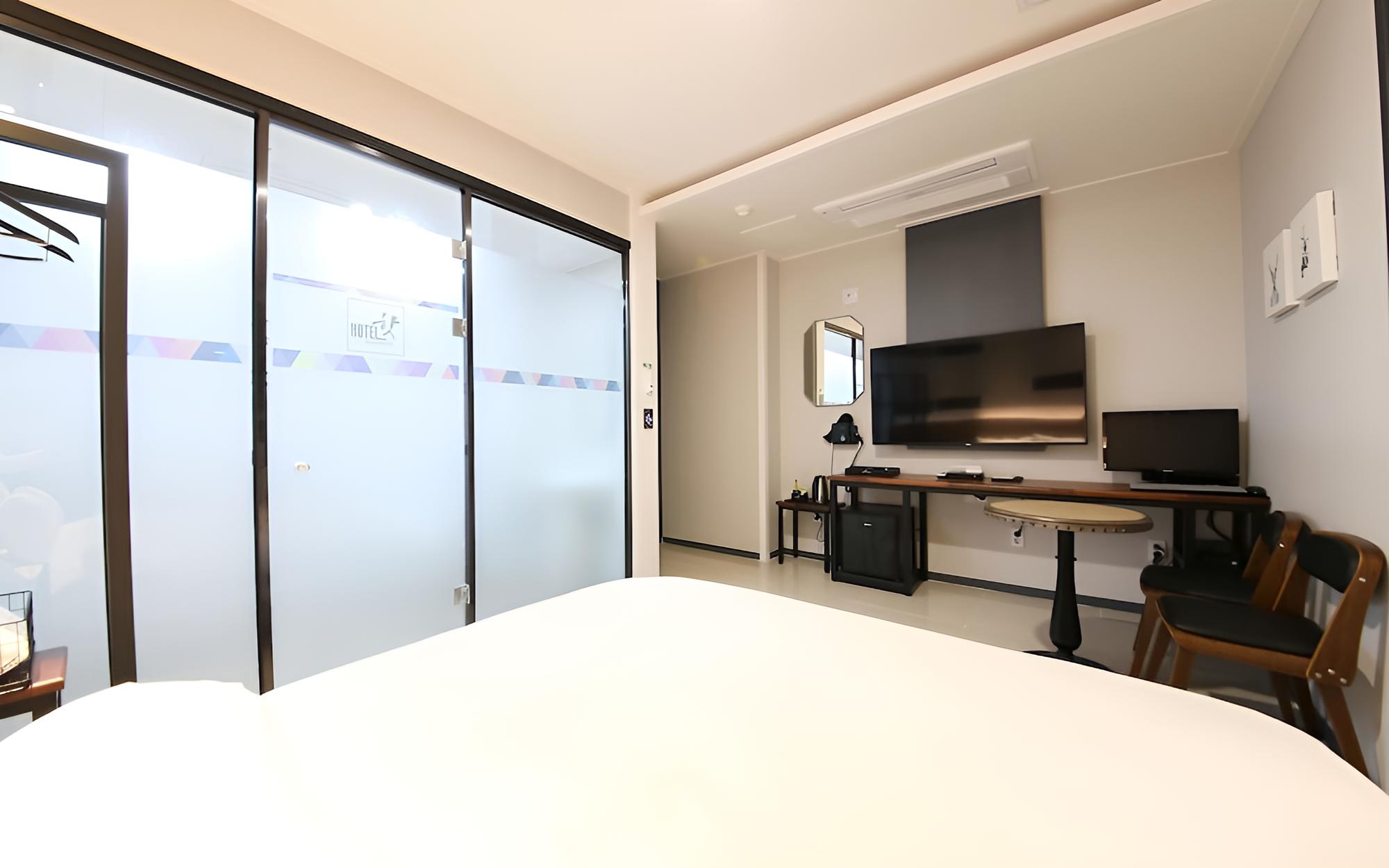 Room (Standard room (breakfast provided Dis) - Photo 5