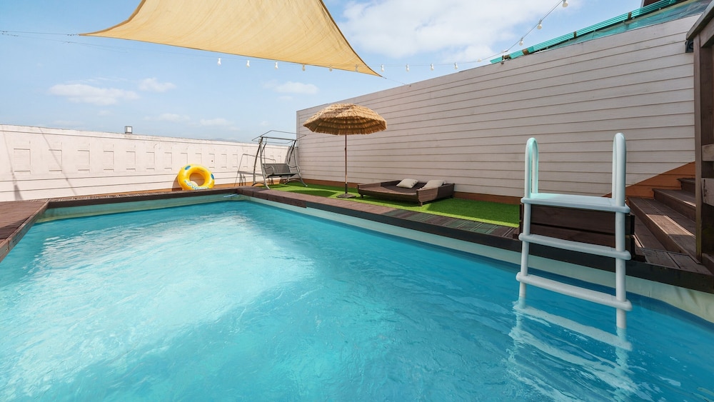 Basic Room, 1 Bedroom (Unit 1 (Pet/Private Pool /BBQ /Spa))