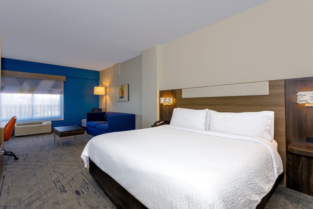 Standard Room, 1 King Bed - Photo 3