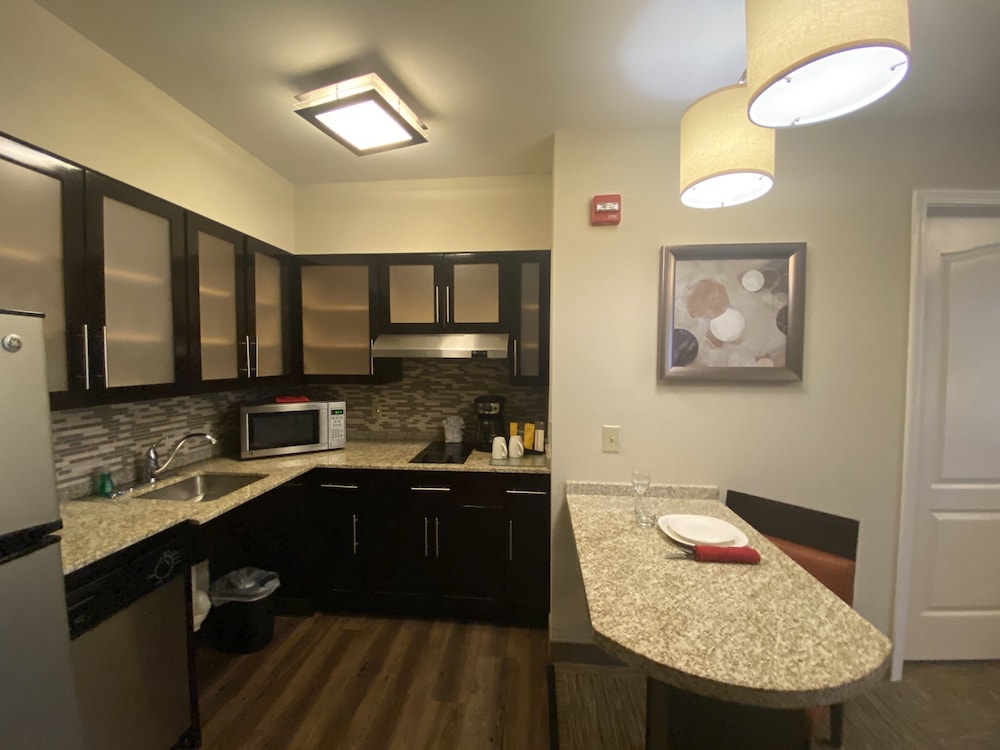Suite, 1 Bedroom, Accessible, Non Smoking (Kitchen, Accessible Bathtub) - Photo 9