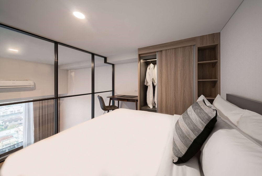 Studio, 1 Queen Bed (Duplex) photo 3