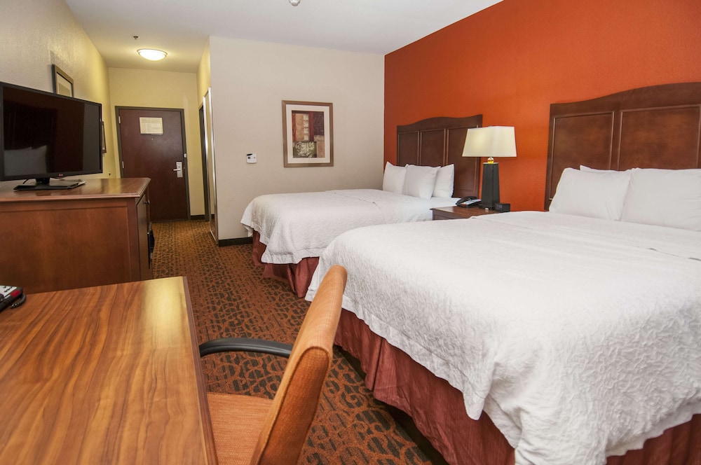 Room, 2 Queen Beds, Accessible, Non Smoking - Photo 1