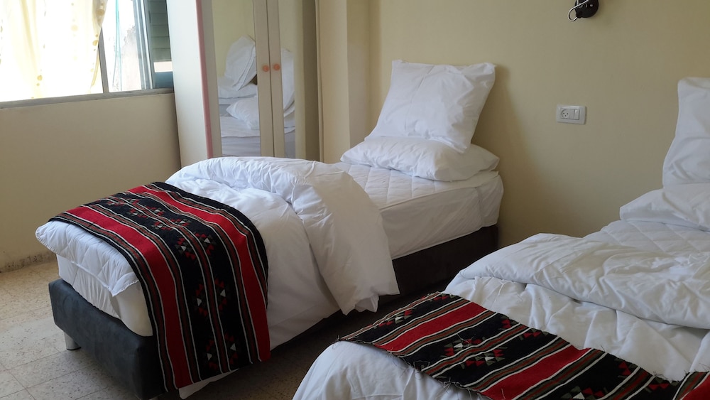 Twin Room, City View (Deenalaa) photo 2