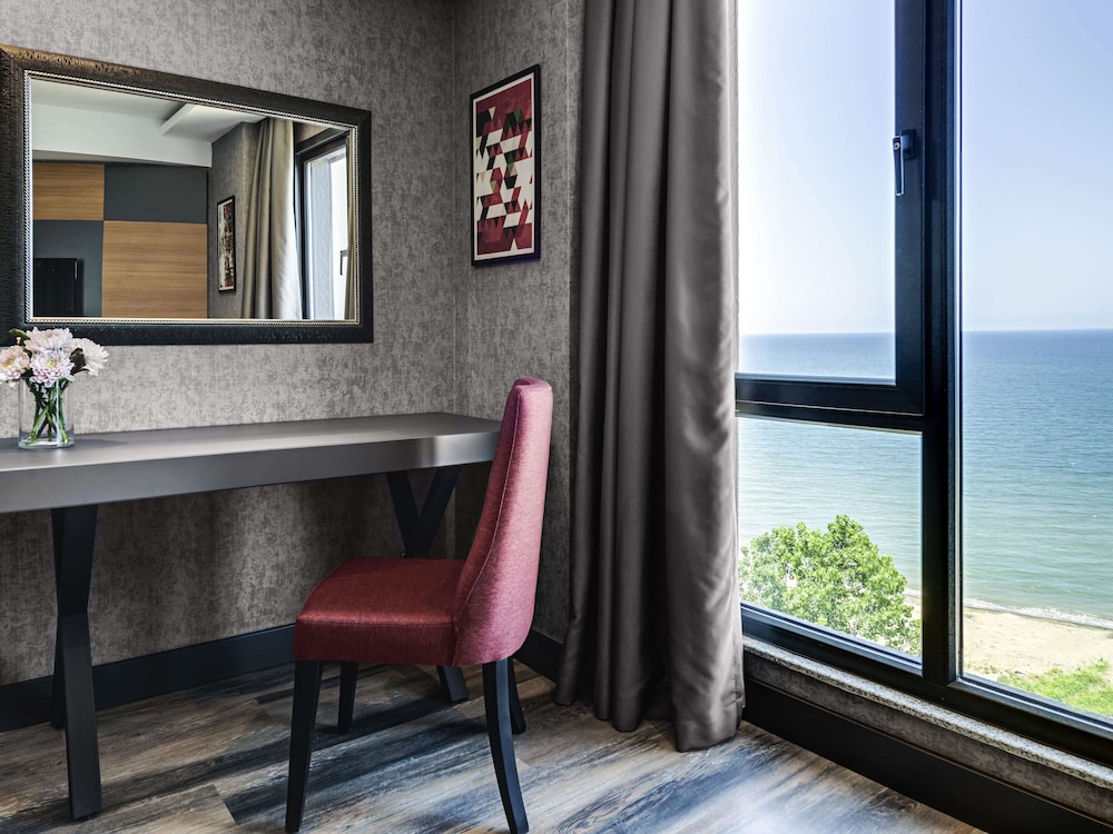 Deluxe Room, 1 Double Bed, Sea View photo 3