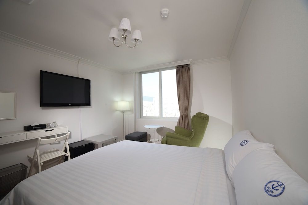 Single Room, City View (Max pax 1, Parking)