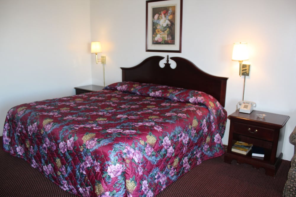 Standard Room, 1 King Bed, Smoking photo 1