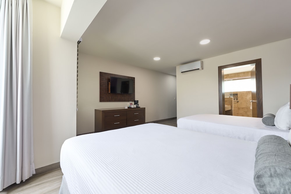 Deluxe Double Room, 2 Double Beds photo 2
