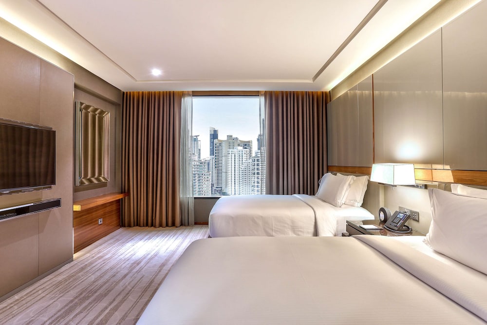 Hilton, Suite, Club Lounge Access photo 3
