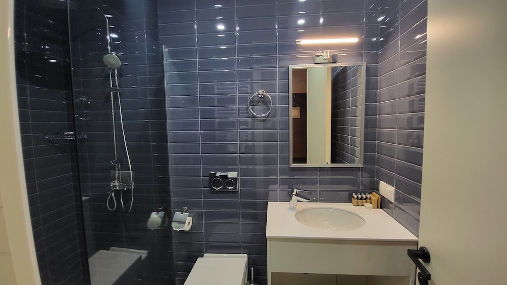 Standard Double Room - Photo 3
